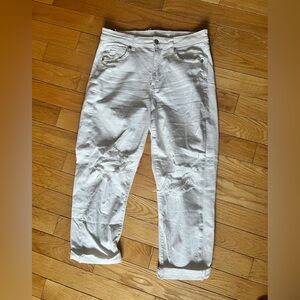 American Eagle Mom Stretch Jeans White Distressed Size 8 Short